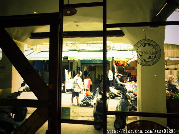 文明商行:【美食特搜。屏東市】文明商行。異國街角的錯覺 結合咖啡、溫度、人情味 溫馨典雅裝潢小店