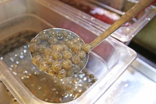 【台北美食】丸作食茶-世界首創現場職人手作珍珠的飲料店