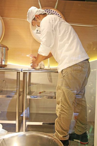 【台北美食】丸作食茶-世界首創現場職人手作珍珠的飲料店