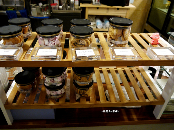 Hidden Lane 窩巷甜點店 (大全店):窩巷-充滿古早趣味的用餐環境,酒杯甜點,快來好好品嚐一番吧!