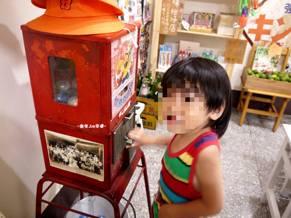 Hidden Lane 窩巷甜點店 (大全店):窩巷-充滿古早趣味的用餐環境,酒杯甜點,快來好好品嚐一番吧!