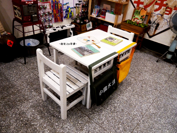 Hidden Lane 窩巷甜點店 (大全店):窩巷-充滿古早趣味的用餐環境,酒杯甜點,快來好好品嚐一番吧!