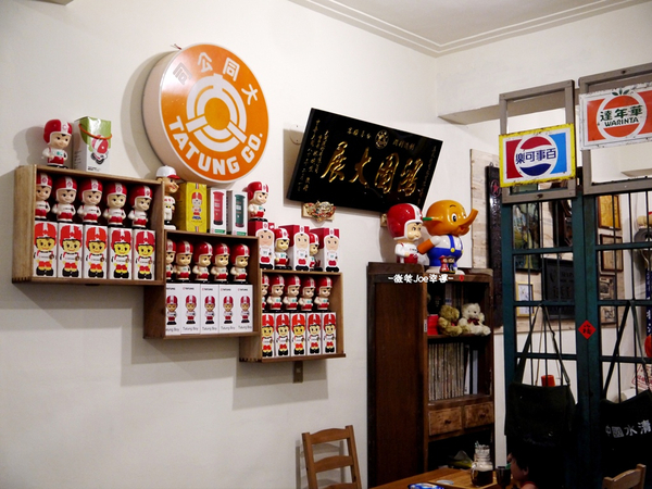 Hidden Lane 窩巷甜點店 (大全店):窩巷-充滿古早趣味的用餐環境,酒杯甜點,快來好好品嚐一番吧!