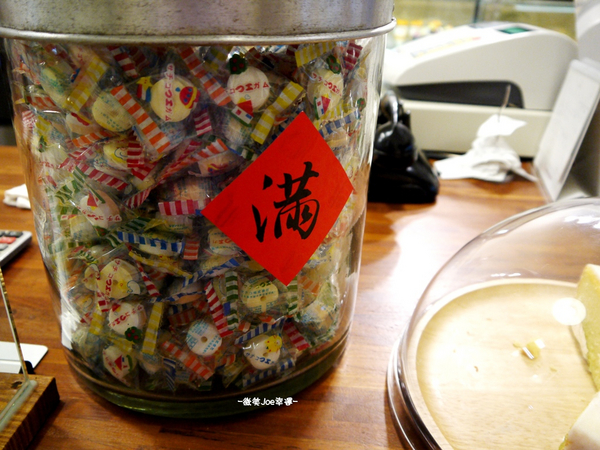 Hidden Lane 窩巷甜點店 (大全店):窩巷-充滿古早趣味的用餐環境,酒杯甜點,快來好好品嚐一番吧!