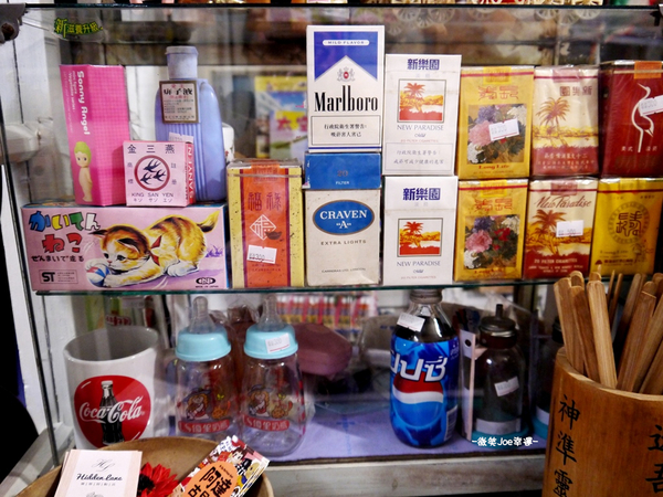 Hidden Lane 窩巷甜點店 (大全店):窩巷-充滿古早趣味的用餐環境,酒杯甜點,快來好好品嚐一番吧!