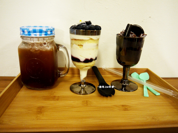 Hidden Lane 窩巷甜點店 (大全店):窩巷-充滿古早趣味的用餐環境,酒杯甜點,快來好好品嚐一番吧!