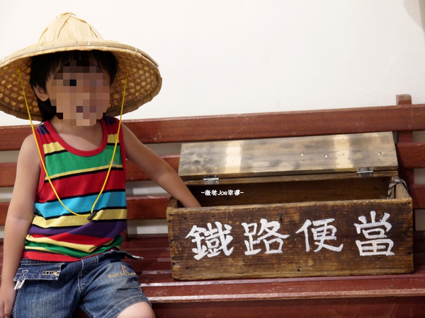 Hidden Lane 窩巷甜點店 (大全店):窩巷-充滿古早趣味的用餐環境,酒杯甜點,快來好好品嚐一番吧!