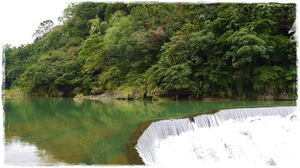 十分瀑布：【新北◍•ᴗ•◍平溪】景點・十分瀑布｜台灣尼加拉瀑布，大自然的鬼斧神工