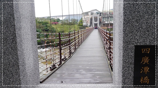 十分瀑布：【新北◍•ᴗ•◍平溪】景點・十分瀑布｜台灣尼加拉瀑布，大自然的鬼斧神工