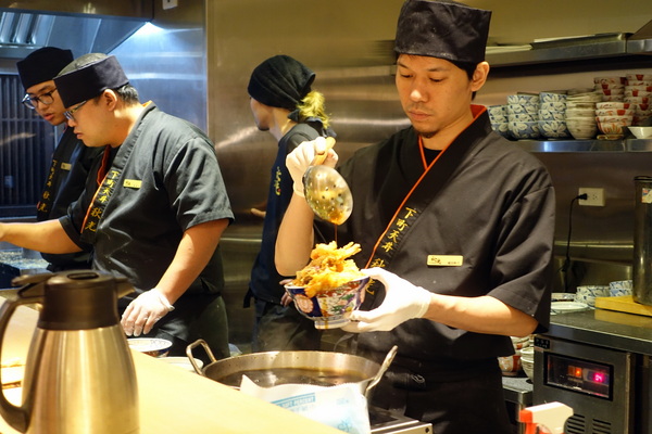 下町天丼 秋光:(胖樺食記)捷運忠孝敦化站「下町天丼秋光」/台北東區推薦餐廳/來自東京淺草的天麩羅丼/金賞獎