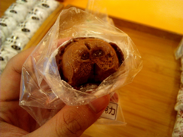 阿湯哥手工米麻糬:【臺南Ω中西區】阿湯哥手工麻糬。紫糯米皮,冰淇淋麻糬冰冰涼涼超消暑