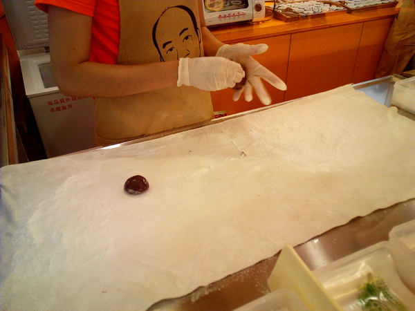 阿湯哥手工米麻糬:【臺南Ω中西區】阿湯哥手工麻糬。紫糯米皮,冰淇淋麻糬冰冰涼涼超消暑