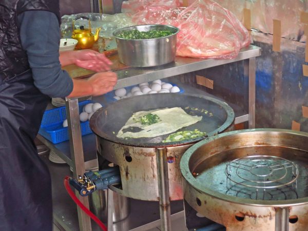 【新竹美食】大眾早餐店-現揉現桿的手工蛋餅