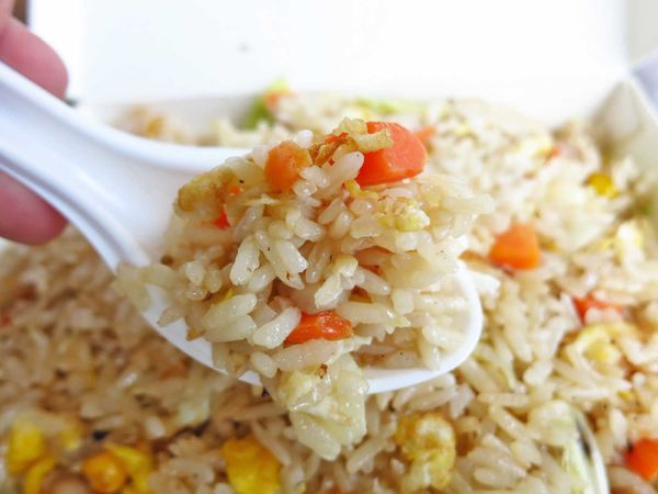 【桃園餐廳】庶民食堂創意炒飯-超大份加飯不用錢的美味炒飯