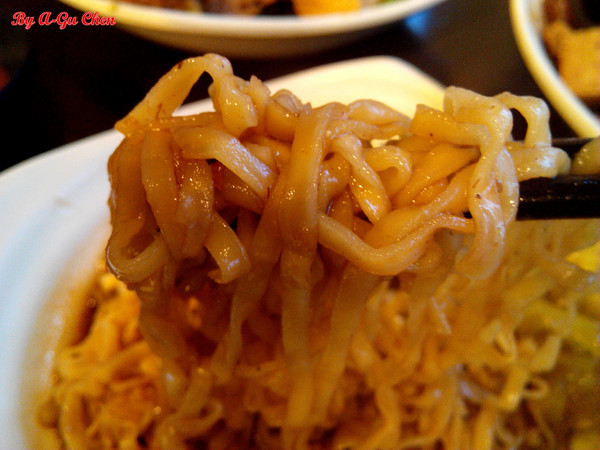 台南•肉皮張魯味【金華店】:【臺南Ω中西區】肉皮張魯味。傳承自嘉義二十多年老店的臺南滷味,宵夜好選擇