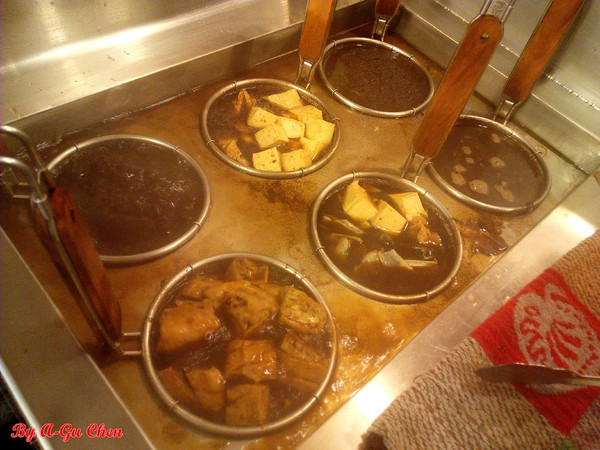 台南•肉皮張魯味【金華店】:【臺南Ω中西區】肉皮張魯味。傳承自嘉義二十多年老店的臺南滷味,宵夜好選擇