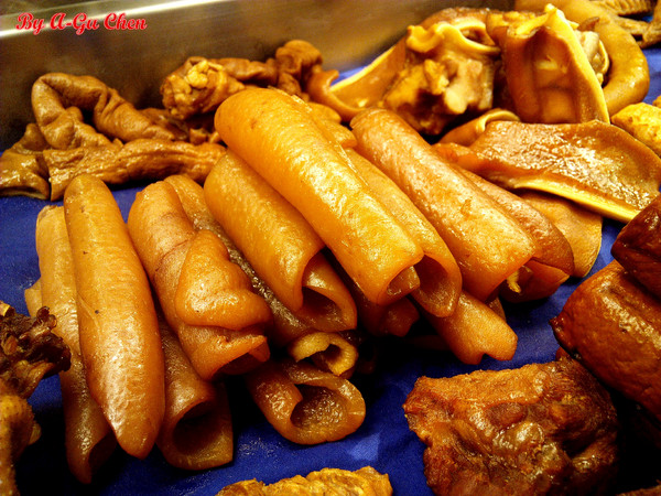 台南•肉皮張魯味【金華店】:【臺南Ω中西區】肉皮張魯味。傳承自嘉義二十多年老店的臺南滷味,宵夜好選擇