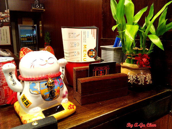 台南•肉皮張魯味【金華店】:【臺南Ω中西區】肉皮張魯味。傳承自嘉義二十多年老店的臺南滷味,宵夜好選擇