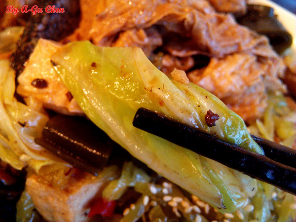 台南•肉皮張魯味【金華店】:【臺南Ω中西區】肉皮張魯味。傳承自嘉義二十多年老店的臺南滷味,宵夜好選擇