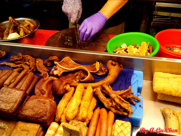 台南•肉皮張魯味【金華店】:【臺南Ω中西區】肉皮張魯味。傳承自嘉義二十多年老店的臺南滷味,宵夜好選擇