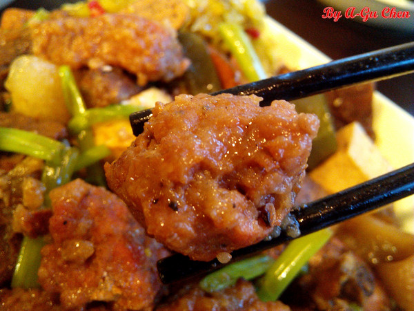 台南•肉皮張魯味【金華店】:【臺南Ω中西區】肉皮張魯味。傳承自嘉義二十多年老店的臺南滷味,宵夜好選擇