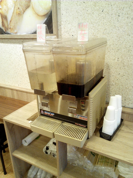 來碗拉麵(麻豆店)：【麻豆區】來碗拉麵。平價拉麵加麵不加價