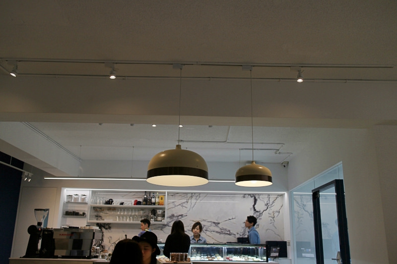 穿石 忠孝新生站