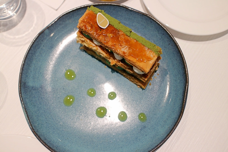 穿石 忠孝新生站