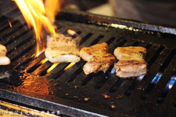 富士山龍燒肉(大安店):上個飲料還要唱歌跳舞『富士山龍燒肉-大安店』東區燒肉/宵夜/捷運忠孝復興站