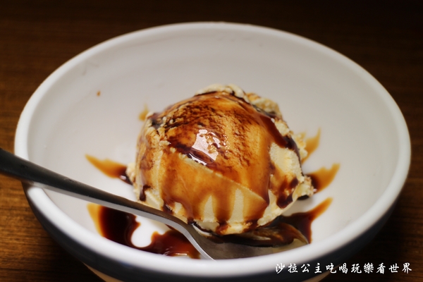 富士山龍燒肉(大安店):上個飲料還要唱歌跳舞『富士山龍燒肉-大安店』東區燒肉/宵夜/捷運忠孝復興站