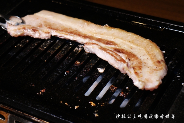 富士山龍燒肉(大安店):上個飲料還要唱歌跳舞『富士山龍燒肉-大安店』東區燒肉/宵夜/捷運忠孝復興站