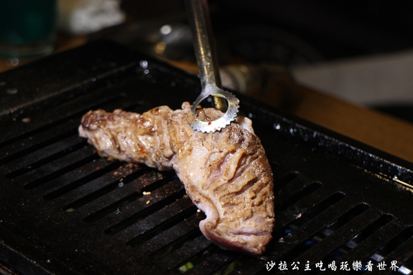 富士山龍燒肉(大安店):上個飲料還要唱歌跳舞『富士山龍燒肉-大安店』東區燒肉/宵夜/捷運忠孝復興站