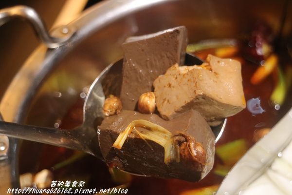 南寧饌精緻麻辣火鍋:【台北中山區】火鍋 熱炒 串燒 一應俱全『南寧饌精緻麻辣火鍋』中山區/吉林路/麻辣鍋宵夜好去處