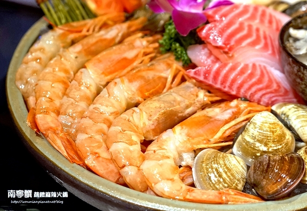 南寧饌精緻麻辣火鍋：【中山區/吉林路/麻辣鍋宵夜  推薦】 鍋品, 燒烤, 熱炒... 一次網羅你的胃~ ✿✿ 南寧饌精緻麻辣火鍋 ✿✿ (完整菜單)