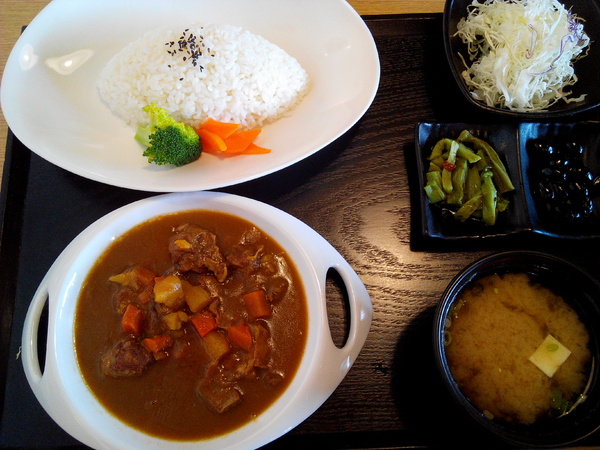 51街日式炸豬排和洋料理:【安南區】51街日式炸豬排和洋料理。喀滋喀滋超厚實炸里肌豬排吃起來好過癮