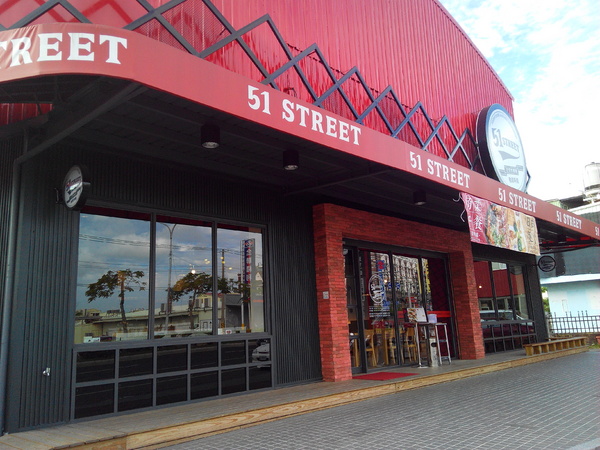 51街日式炸豬排和洋料理:【安南區】51街日式炸豬排和洋料理。喀滋喀滋超厚實炸里肌豬排吃起來好過癮