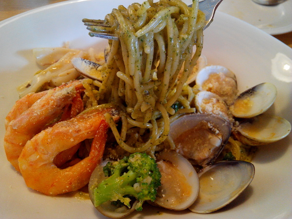 51街日式炸豬排和洋料理:【安南區】51街日式炸豬排和洋料理。喀滋喀滋超厚實炸里肌豬排吃起來好過癮