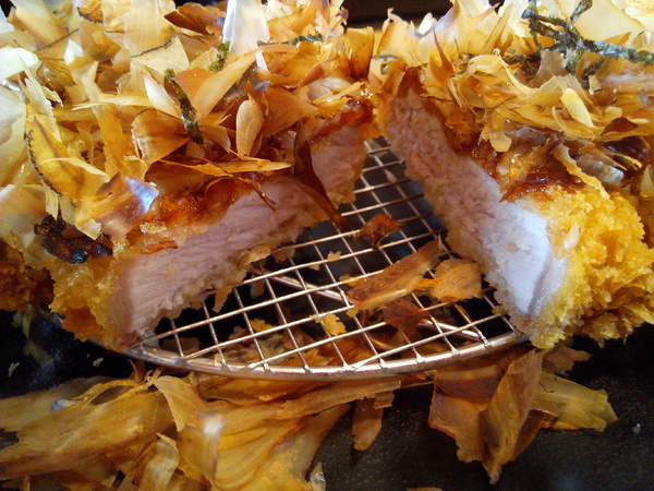 51街日式炸豬排和洋料理:【安南區】51街日式炸豬排和洋料理。喀滋喀滋超厚實炸里肌豬排吃起來好過癮