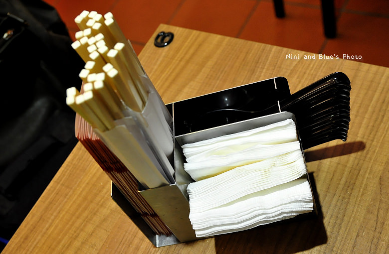 公益路麵店豪煮藝水餃牛肉麵07