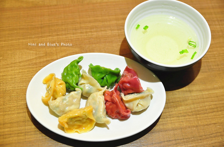 公益路麵店豪煮藝水餃牛肉麵10