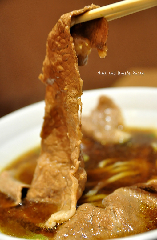 公益路麵店豪煮藝水餃牛肉麵32