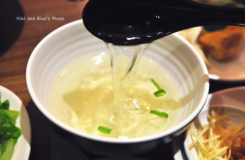 公益路麵店豪煮藝水餃牛肉麵35