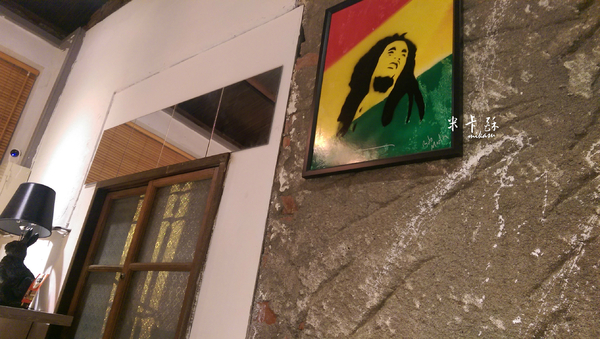 好來福Howlovefood輕早食堂：【高雄/食﹡前鎮】紅線三多商圈站．下班聊天超適合．好來福Howlovefood輕早食堂