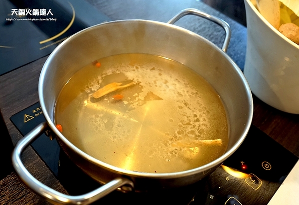 天銅火鍋達人:【愛評網口碑體驗】即便頂著38度高溫, 也能舒舒服務享用美味鍋物 ✿✿ 天銅火鍋達人 ✿✿(完整菜單)