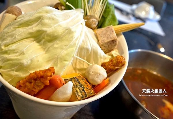 天銅火鍋達人:【愛評網口碑體驗】即便頂著38度高溫, 也能舒舒服務享用美味鍋物 ✿✿ 天銅火鍋達人 ✿✿(完整菜單)