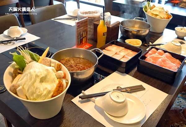 天銅火鍋達人:【愛評網口碑體驗】即便頂著38度高溫, 也能舒舒服務享用美味鍋物 ✿✿ 天銅火鍋達人 ✿✿(完整菜單)