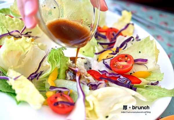 厚。brunch。:【101世貿早午餐/美式餐廳/早餐/漢堡 推薦】高cp值吃堡飽!! ✿✿ 厚。brunch ✿✿ (完整菜單)