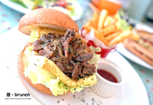 厚。brunch。:【101世貿早午餐/美式餐廳/早餐/漢堡 推薦】高cp值吃堡飽!! ✿✿ 厚。brunch ✿✿ (完整菜單)