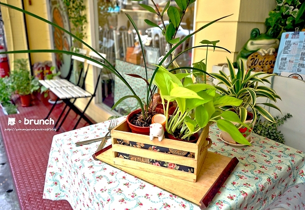 厚。brunch。:【101世貿早午餐/美式餐廳/早餐/漢堡 推薦】高cp值吃堡飽!! ✿✿ 厚。brunch ✿✿ (完整菜單)