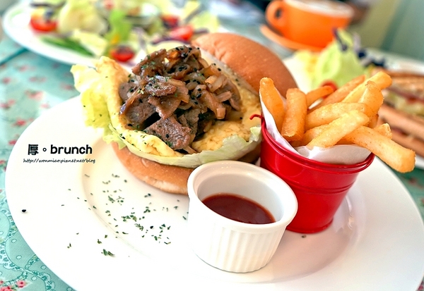 厚。brunch。:【101世貿早午餐/美式餐廳/早餐/漢堡 推薦】高cp值吃堡飽!! ✿✿ 厚。brunch ✿✿ (完整菜單)